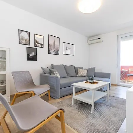 아파트 Ana Zora Two Bedroom *