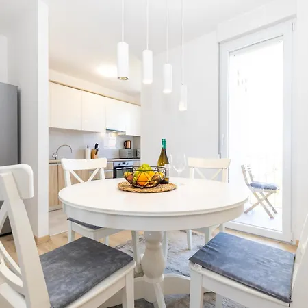 Ana Zora Two Bedroom Apartment