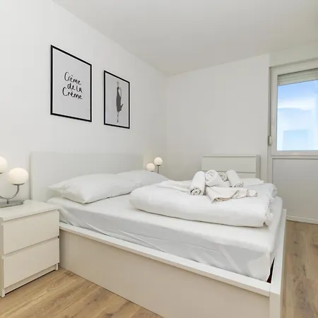 아파트 Ana Zora Two Bedroom 자다르