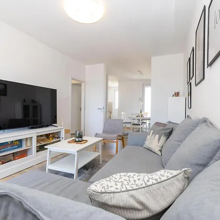 Ana Zora Two Bedroom 자다르